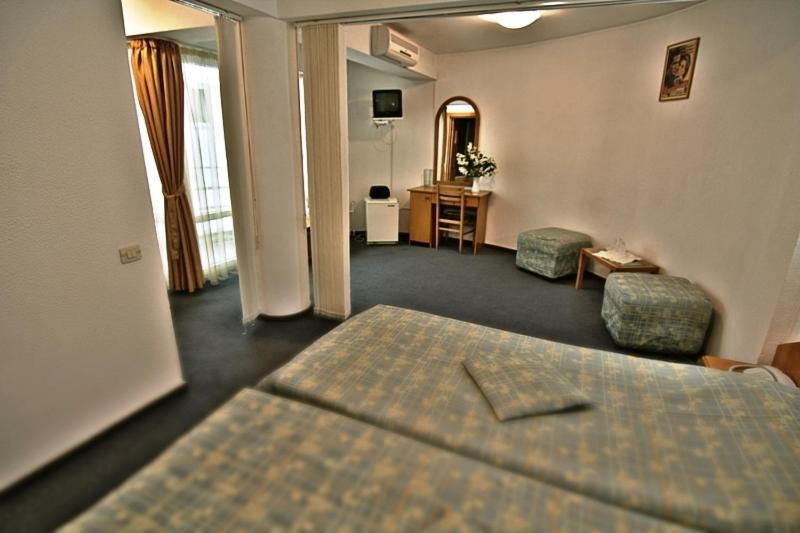 Hotel Star Piteşti Pokoj fotografie